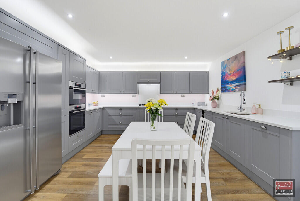 House in Spelthorne, Surrey - View 3