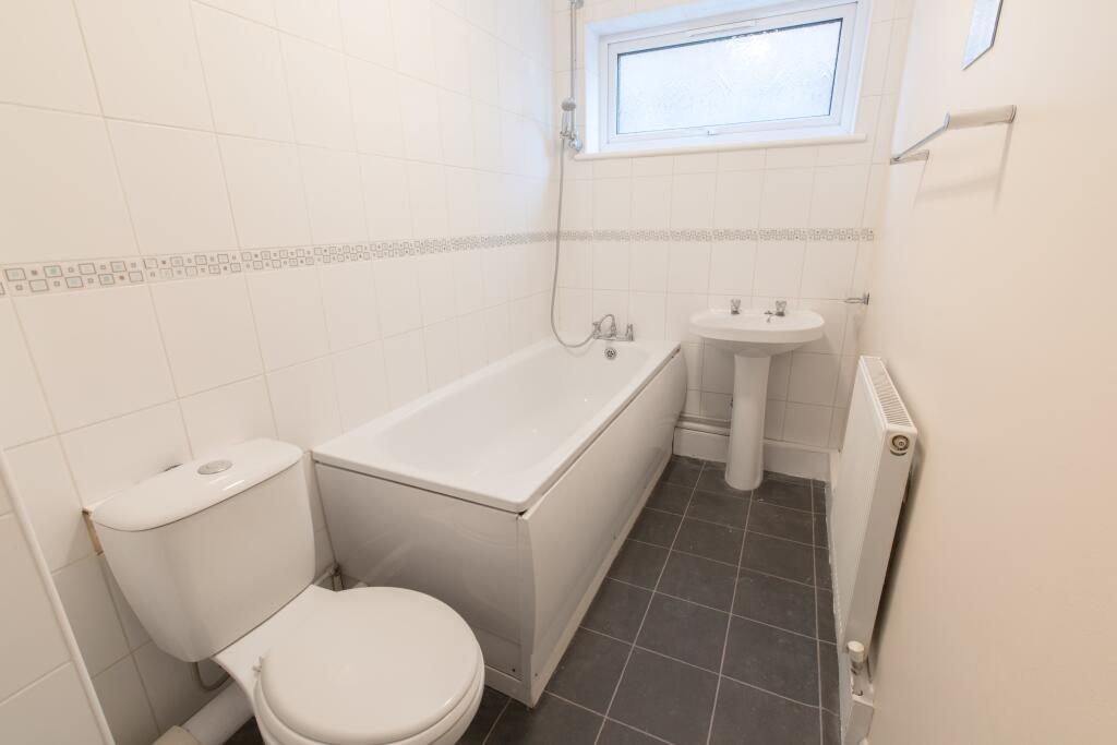 Apartment in Slough - More