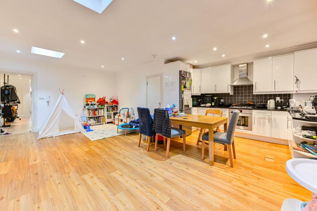 3 bedroom flat for rent