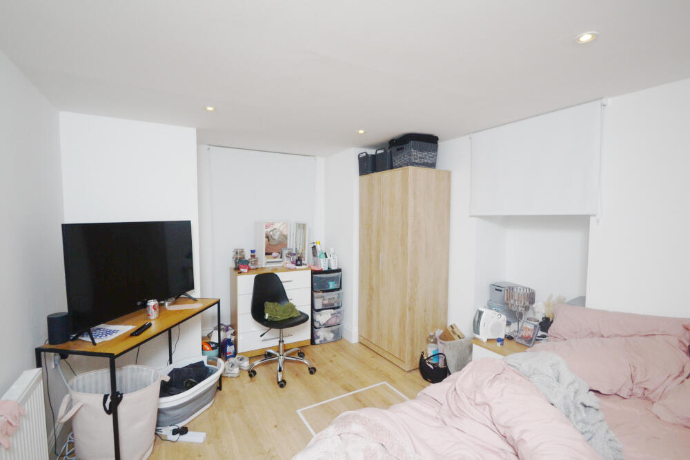 1 bedroom semi-detached house for rent