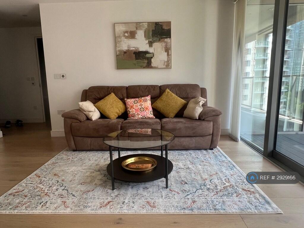 Apartment in London, St John's Estate, Isle of Dogs - More