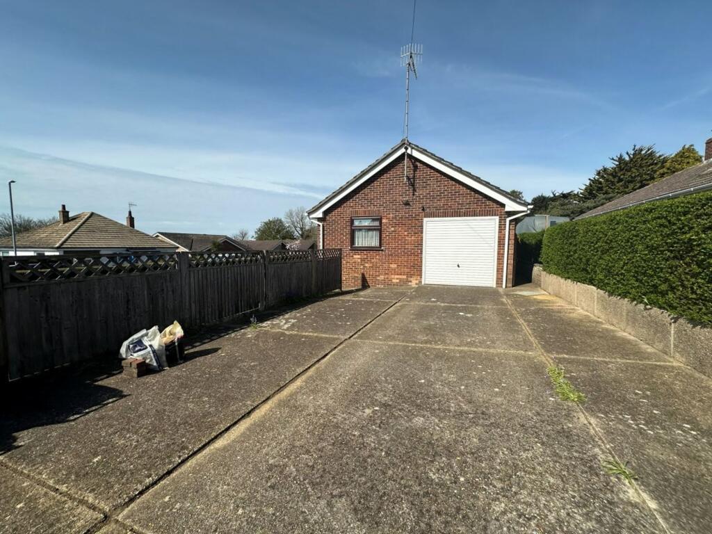 Tor Road, Peacehaven, BN10 7SX photo 5