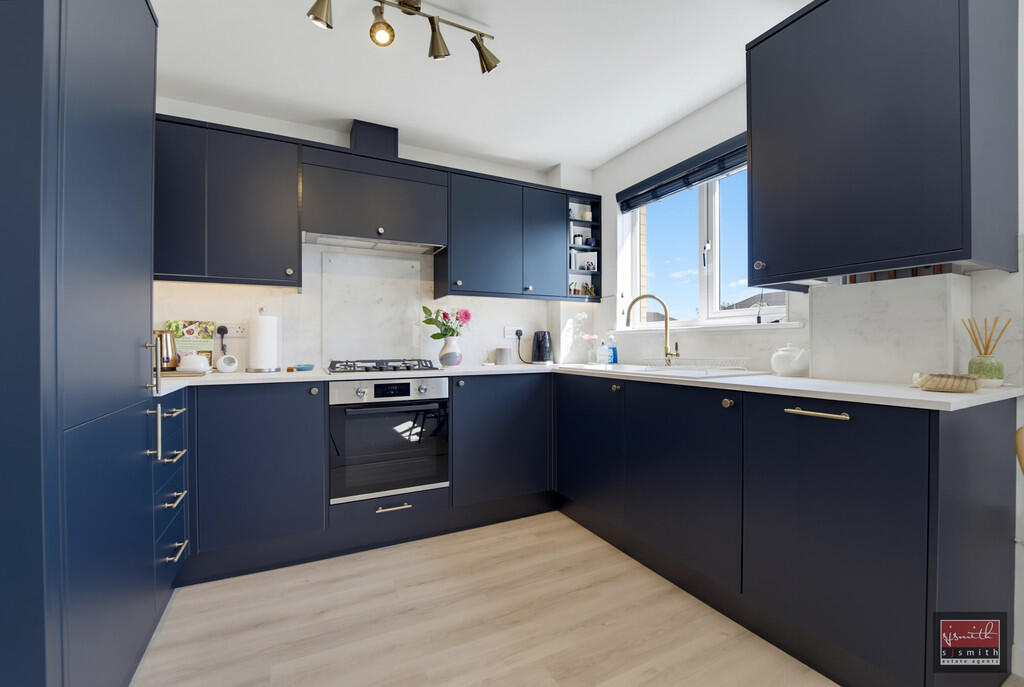 Apartment in Twickenham - View 3