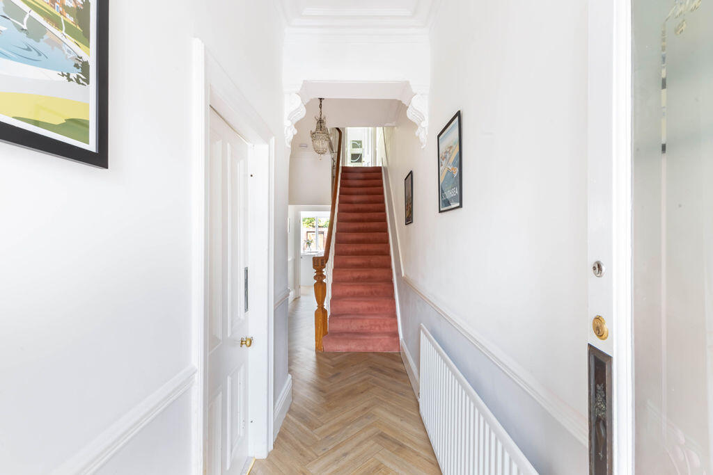 House in Newcastle upon Tyne, Gosforth - More