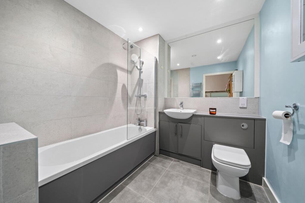 Apartment in Wigan, Greater Manchester - View 3