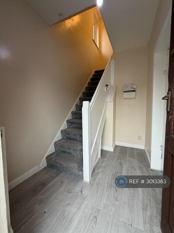 House in Oldham - View 5