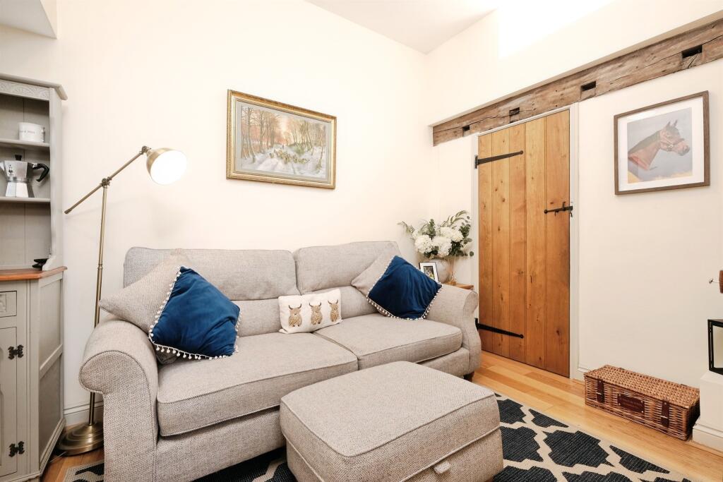 House in Leominster, Herefordshire - View 5