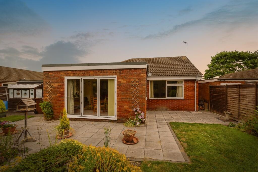 Corfe Close, Aylesbury photo 4
