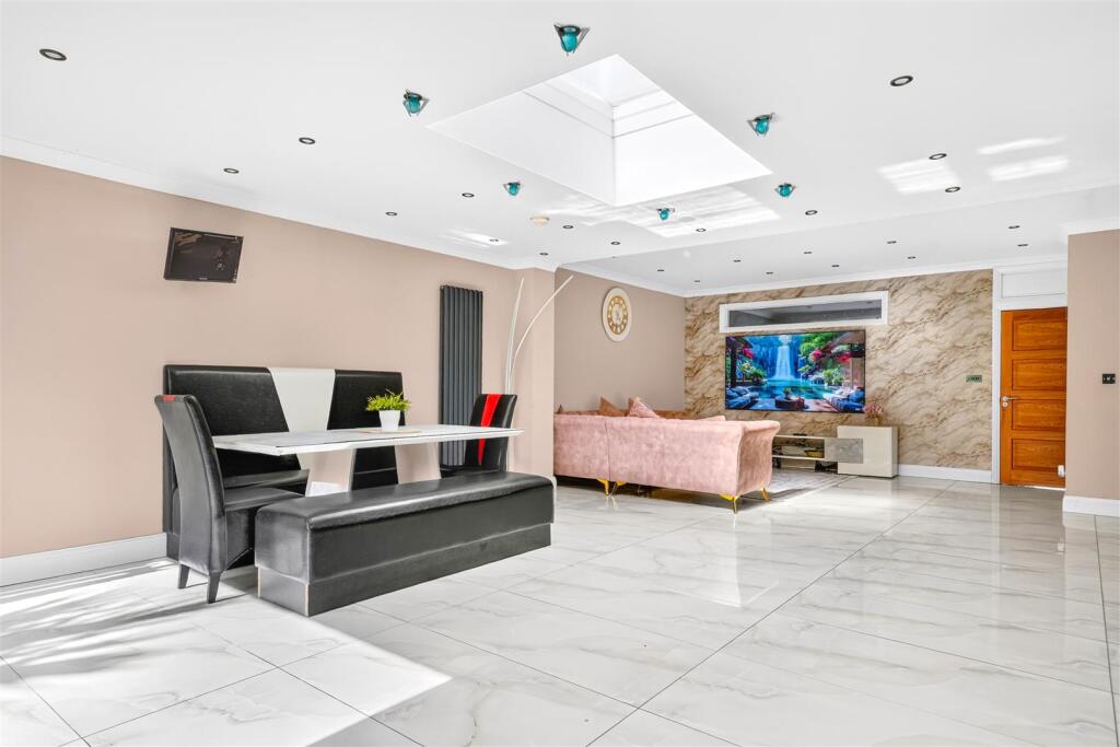 House in Ilford - View 4