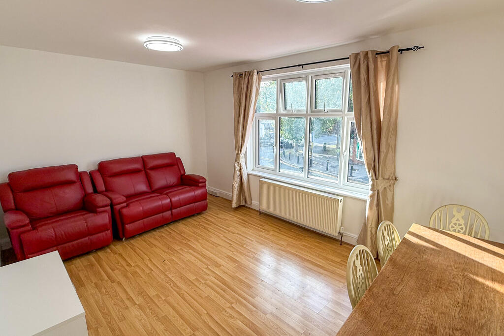 Apartment in Twickenham - View 2