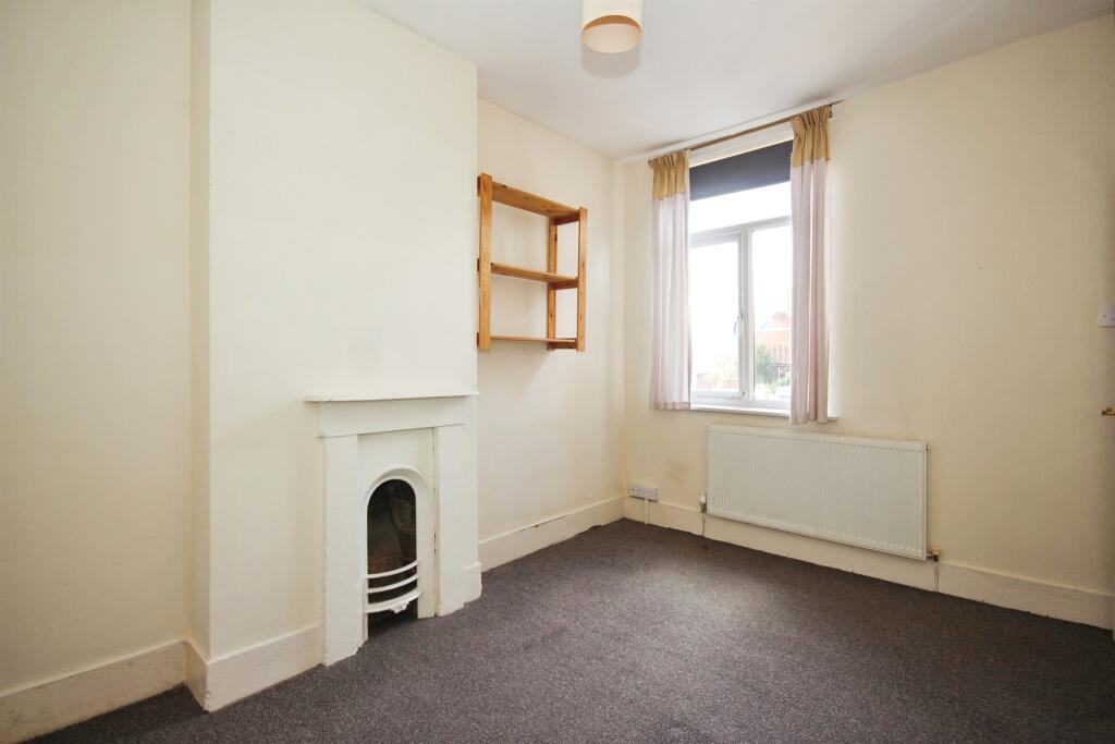House in Warwick, Royal Leamington Spa - View 3