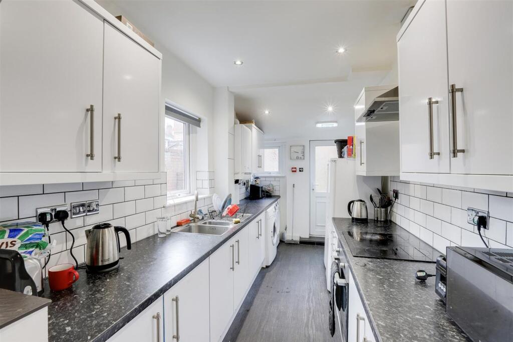 Portland Road, Hucknall, NG15 photo 3