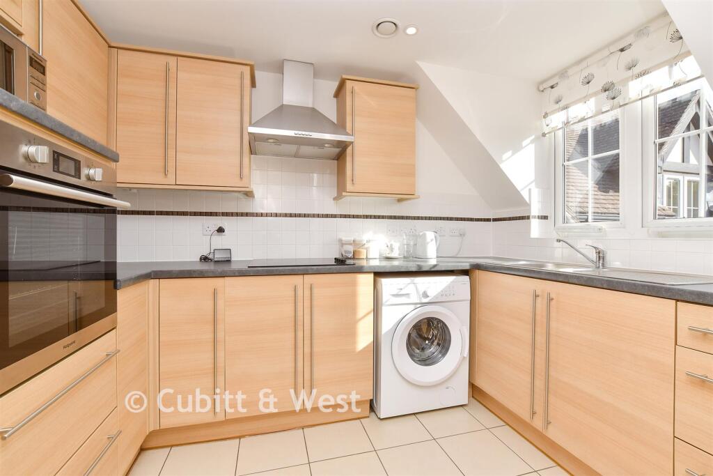 Apartment in Epsom and Ewell, Epsom - View 4