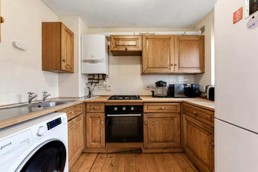 Barnfield Place  photo 4