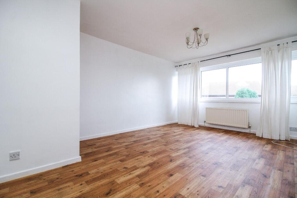Apartment in North Tyneside, North East - View 4