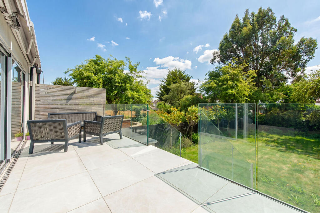 House in London - View 5