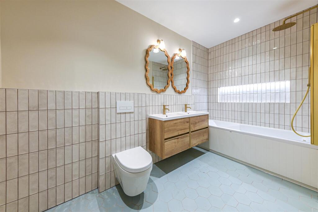 Apartment in London, Kilburn - View 4