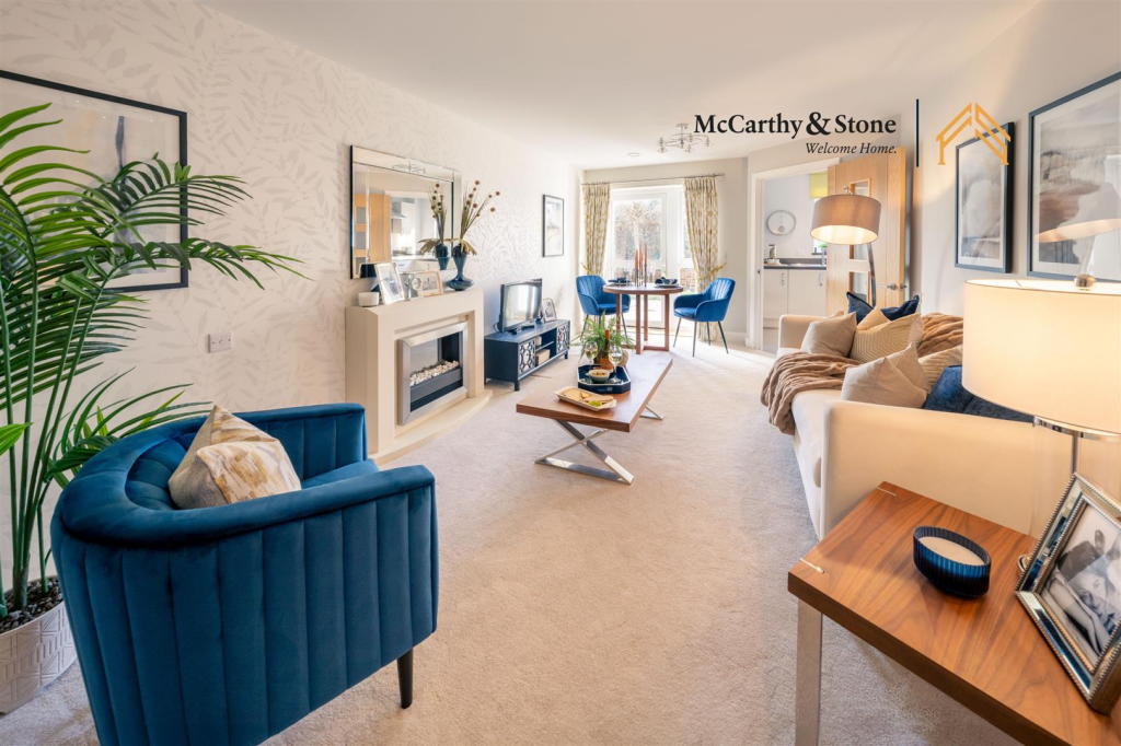 Main image of property: Albert Court, Reading Road, Henley On Thames, Oxfordshire RG9 4HE