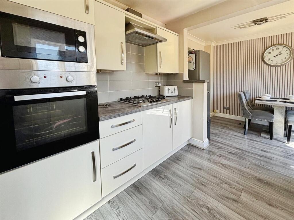 Additional image 8 of Scholars Walk, Bradford, BD2 3AF