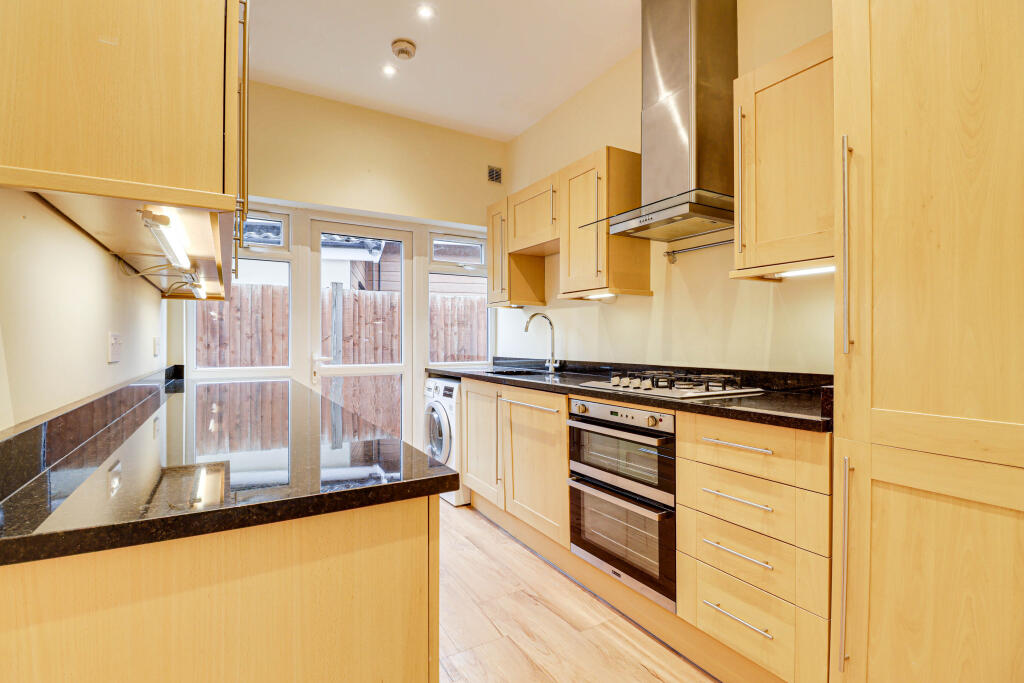 Pigeonwick, Harpenden, Hertfordshire, AL5 photo 3