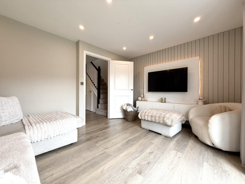 House in Rhondda Cynon Taf, Cwmbach - View 3