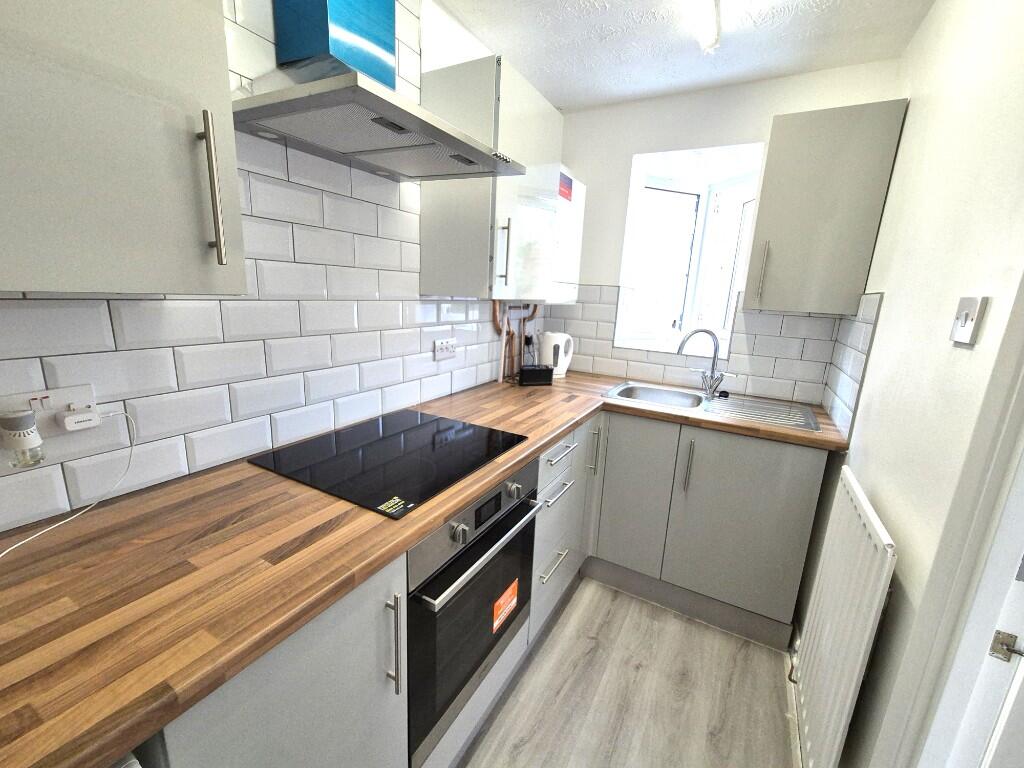 Additional image 4 of Five Oaks, Sandifield, Hatfield, Hertfordshire, AL10