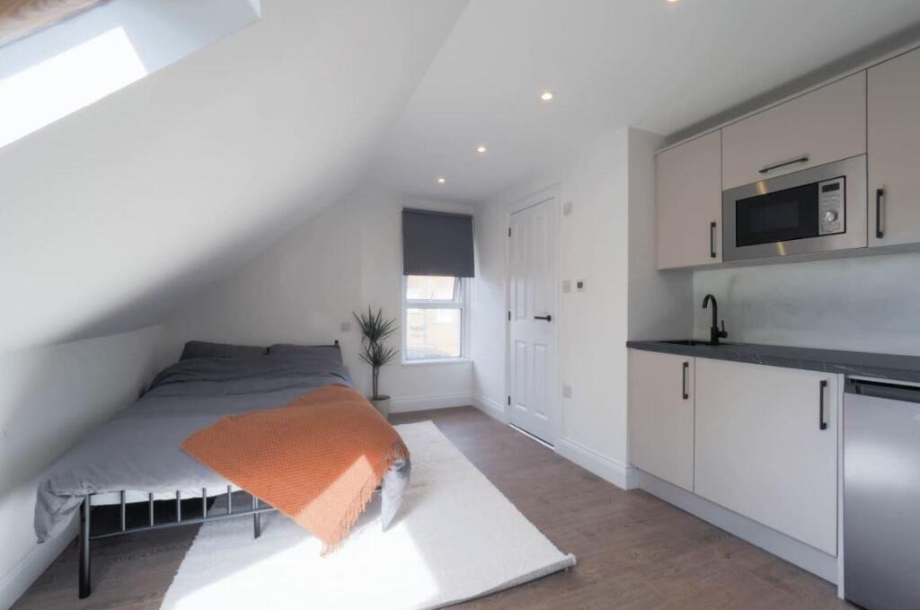 Studio flat for rent