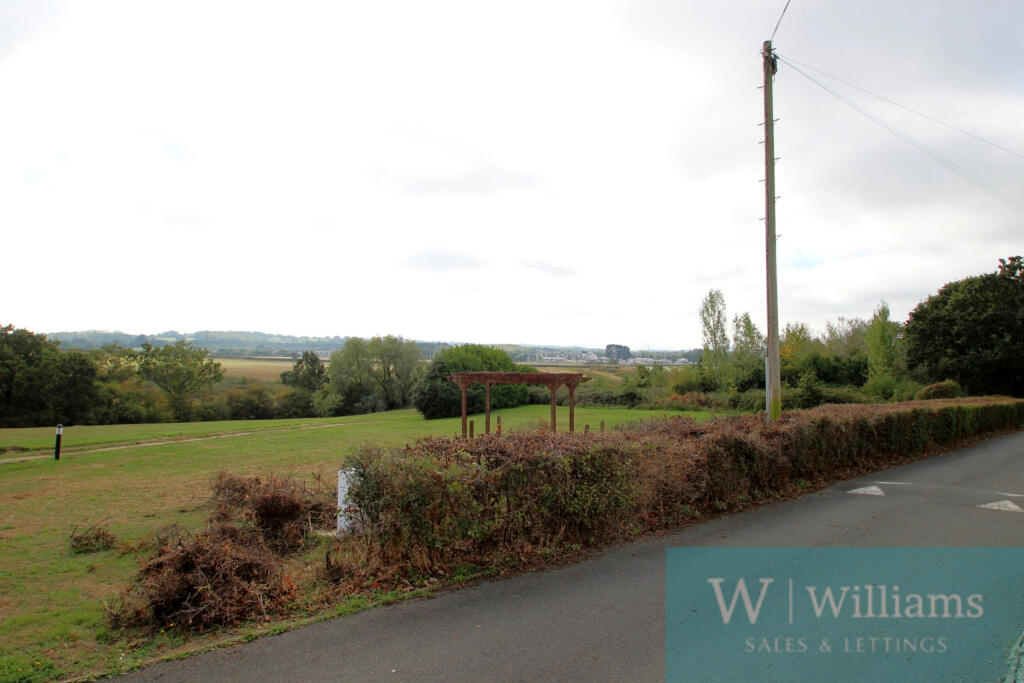 House in East Cowes, Medina Park, Folly - View 3