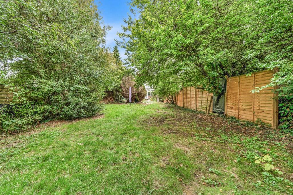 Woods Road, Ford End, Chelmsford, Essex photo 4