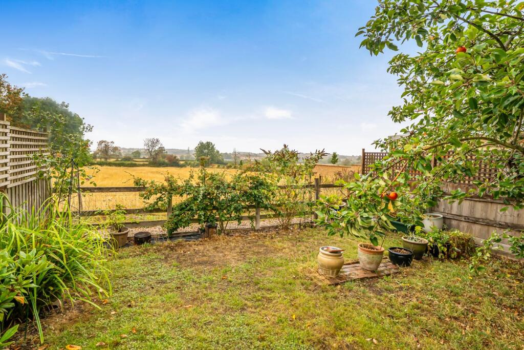 House in Luton - View 4