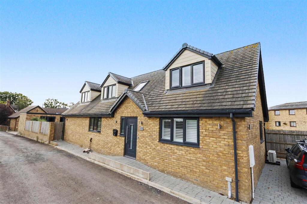 Main image of property: Shefford Road, MEPPERSHALL
