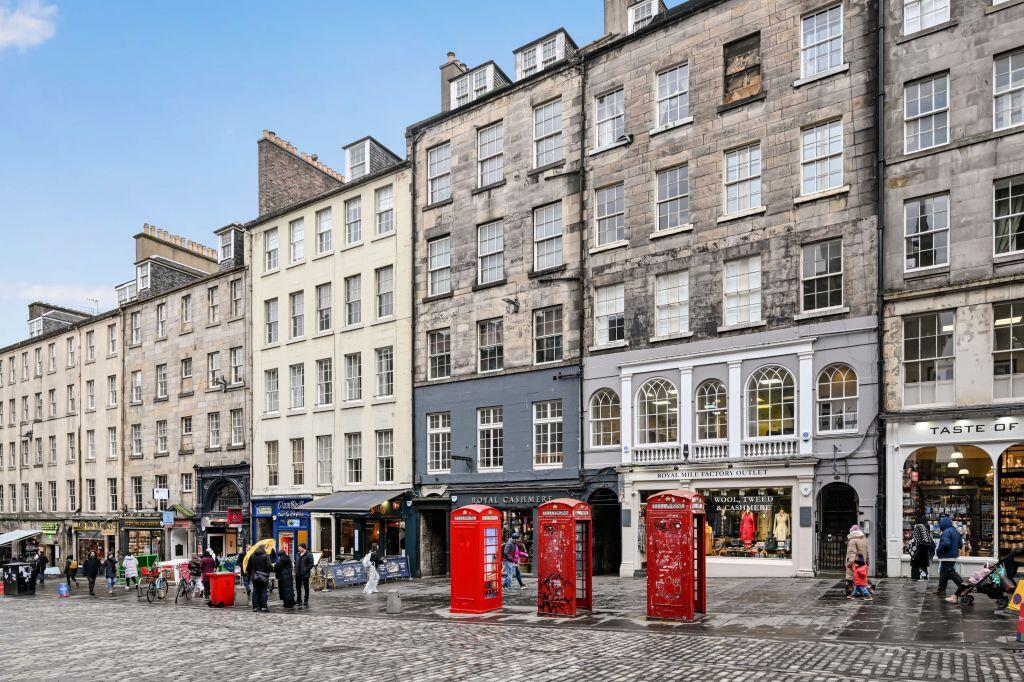 Main image of property: 2 (3F1) Burnet's Close, 156 High Street, Edinburgh, EH1 1QU