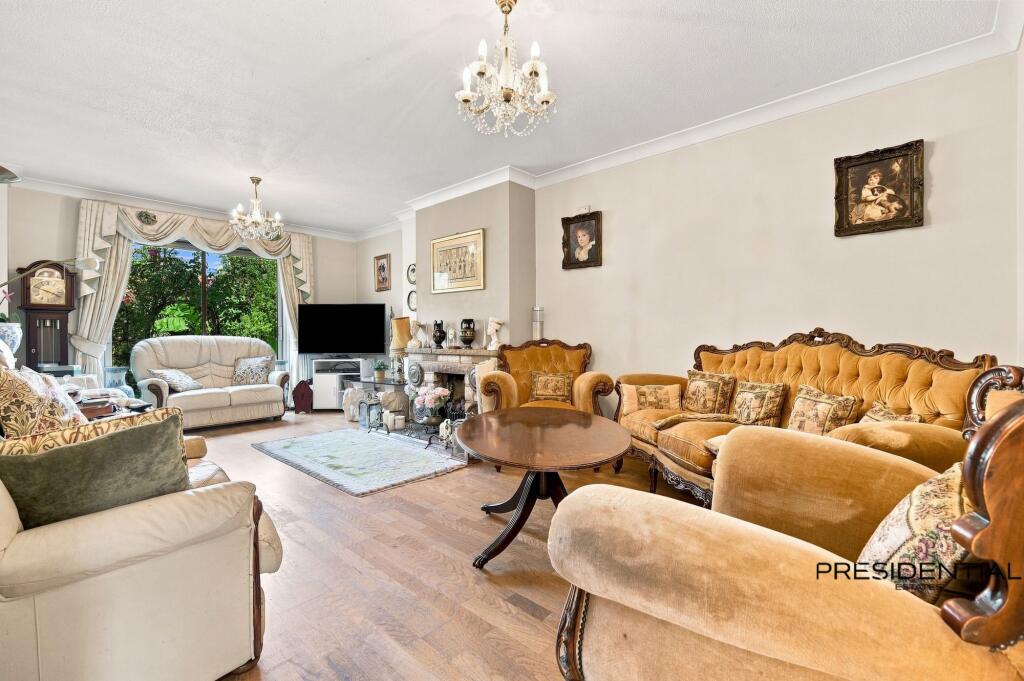 House in Epping Forest, Loughton - View 4