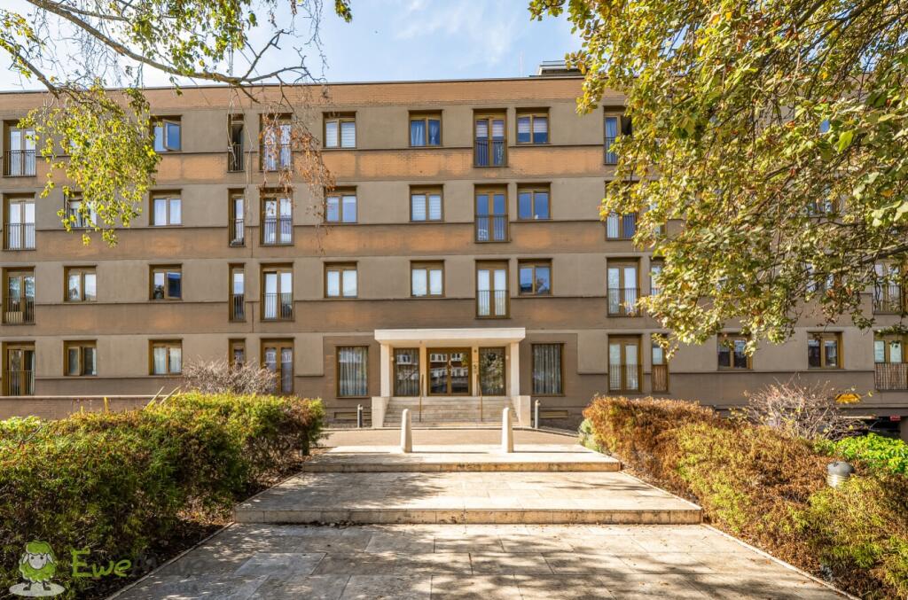 Apartment in Sutton - View 2