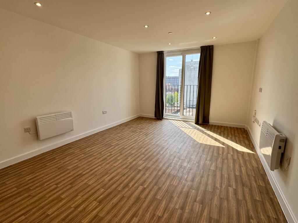 Apartment in Leicester - View 5