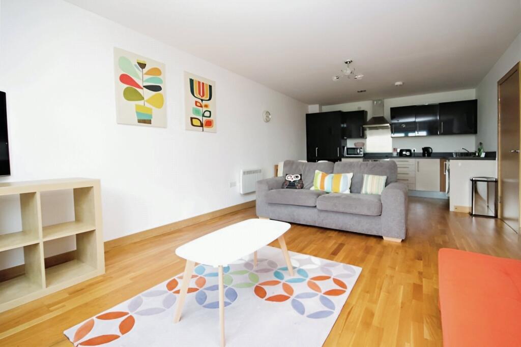 Apartment in Southend-on-Sea - View 2