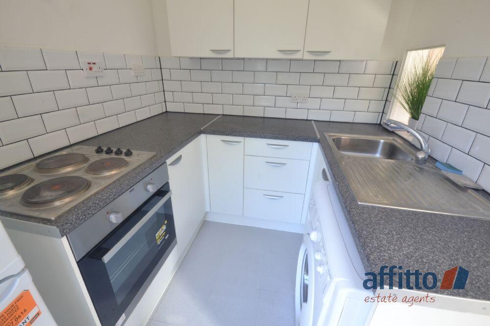 Apartment in Luton - View 4