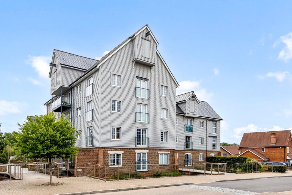Apartment in Horsham, West Sussex