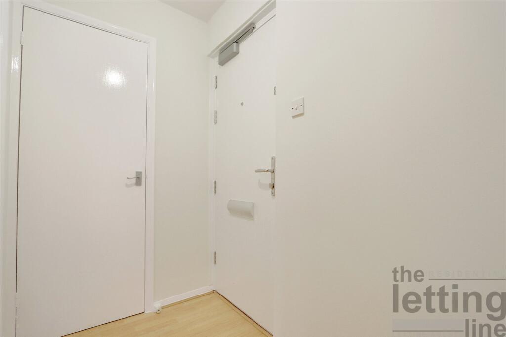 Apartment in Enfield, Southbury - View 5