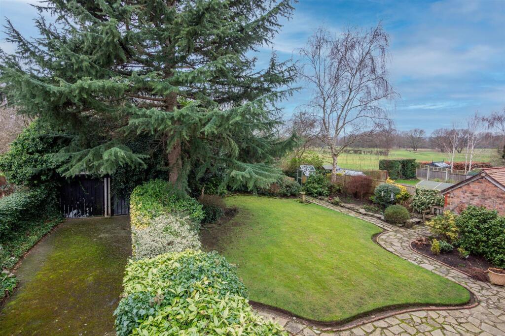 Wood Lane, Timperley, Altrincham – pohled 2