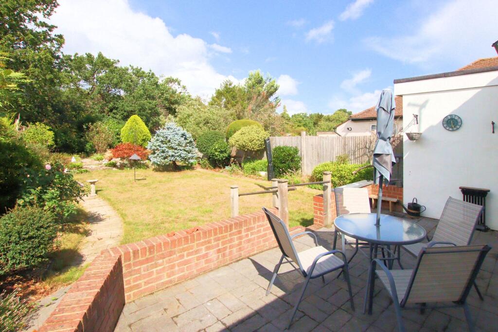 Chaffinch Avenue, Shirley - View 6
