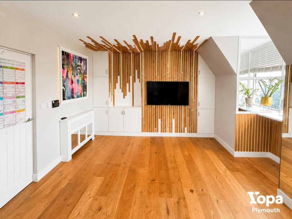 Apartment in Plymouth - More