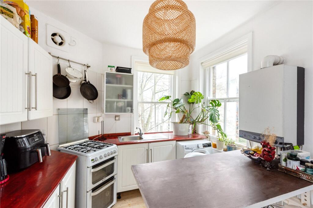 Main image of property: Green Lanes, London, N16