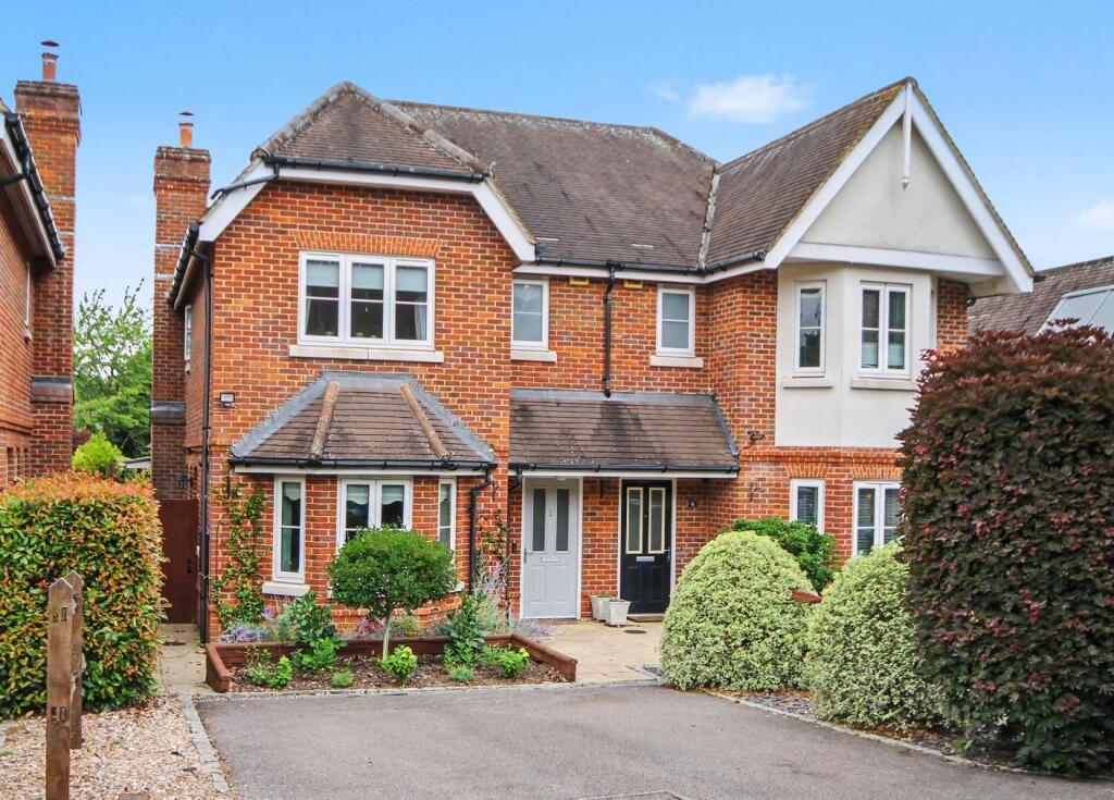 Main image of property: LYNGARTH CLOSE, GREAT BOOKHAM, KT23
