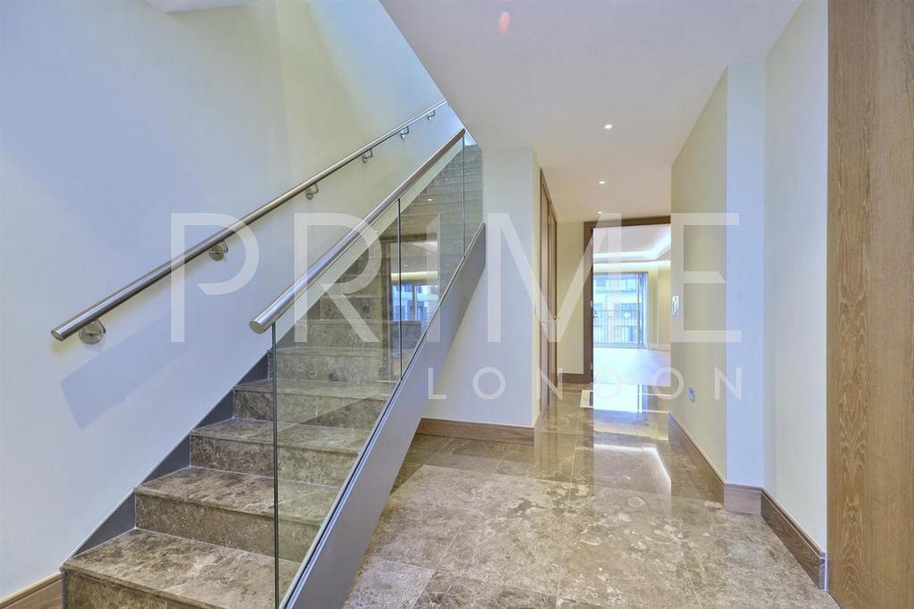 The Penthouse, Jaeger House, Chelsea Creek photo 4