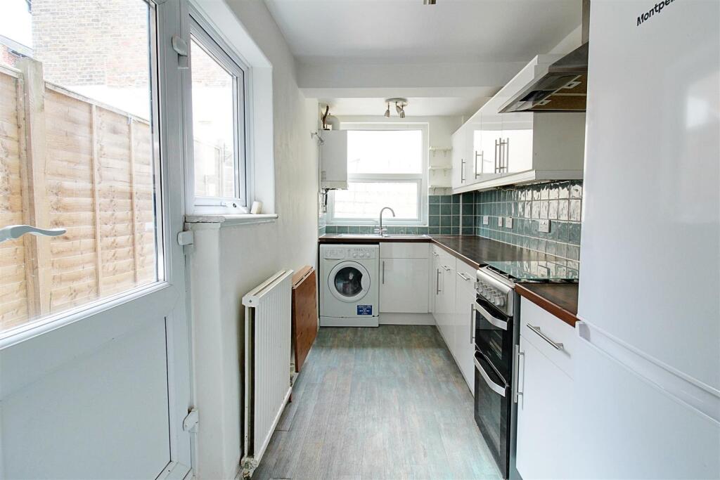 House in Dacorum, Berkhamsted - View 3