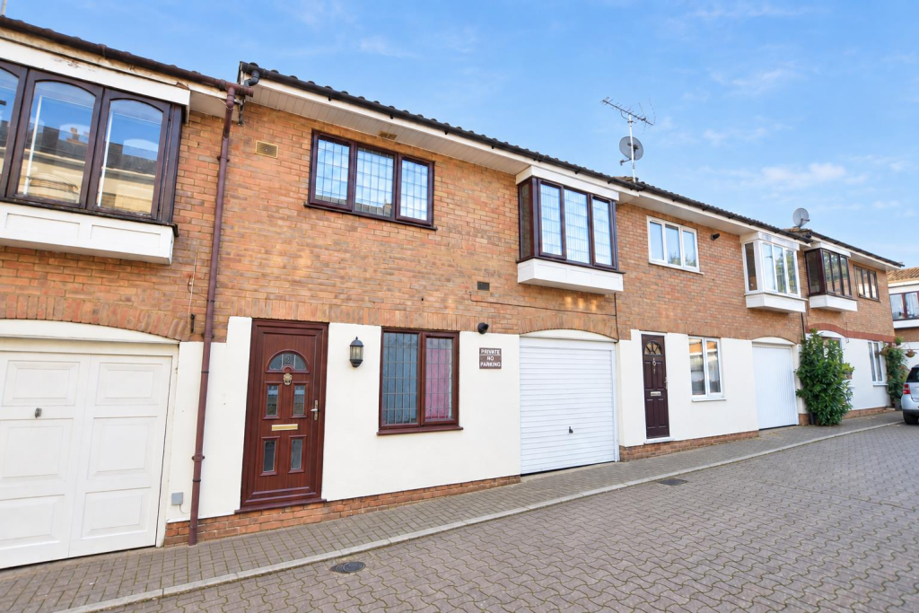 Main image of property: Old Chapel Mews, Leighton Buzzard, LU7 4RN