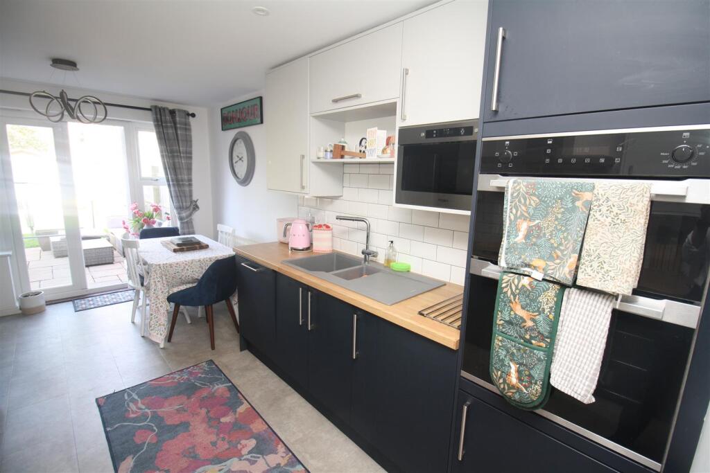 Colossus Way, Bletchley, Milton Keynes photo 3