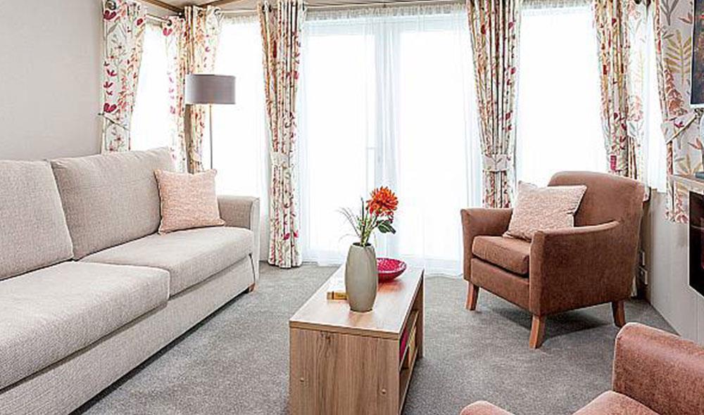 2-bed caravan on Pettaugh Road, Stonham Aspal, Stowmarket, £75,000
