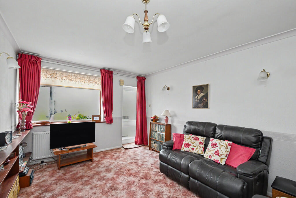 Juliet Drive, Woodlands, Rugby photo 3